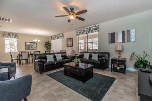 Villa On Rolling Fairway 8541e
