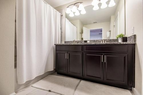 Villa Four Bedroom On Moon Valley 2951e