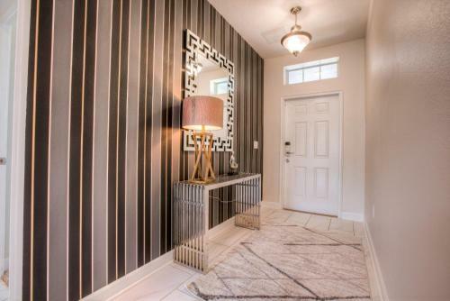 Villa 1612 Moon Valley Drive