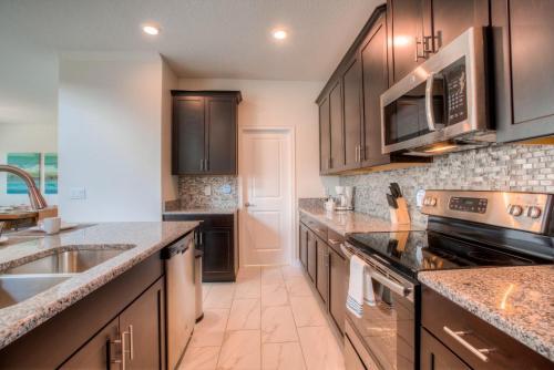 Villa 1612 Moon Valley Drive