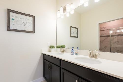 Villa 6 Bedrooms Home At Champions Gate