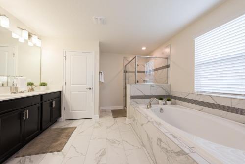 Villa 6 Bedrooms Home At Champions Gate