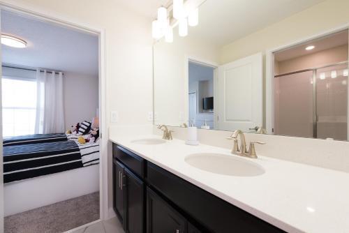 Villa 6 Bedrooms Home At Champions Gate
