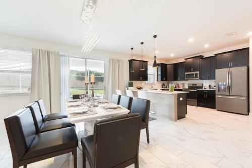 Villa 6 Bedrooms Home At Champions Gate