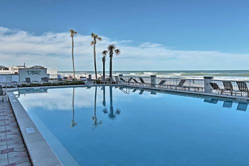 Apartamento Breezy Daytona Beach Studio With Pool -steps To Beach