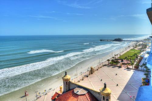 Hotel Wyndhams Ocean Walk Resort