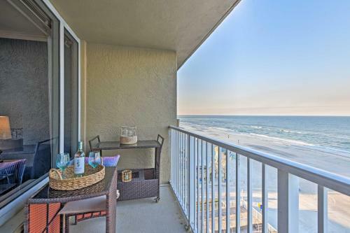 Apartamento Top-floor Beach Condo With 2 Oceanfront Balconies!