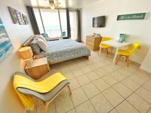 Hotel Pirates Cove Resort Studios!