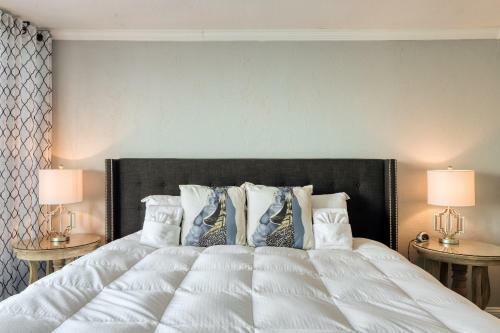 Shores Club - 305