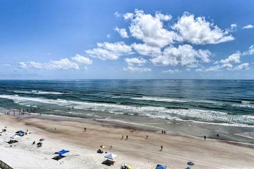 Apartamento Beachfront Condo, Walk To Pier And Dining!