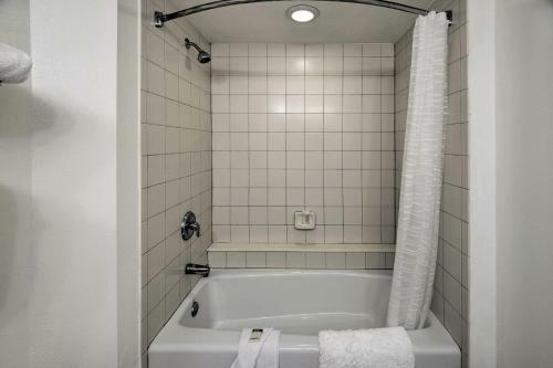 Apartamento Resort Studio With Beach Access And Ocean Views!