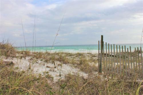 Mainsail Condominium 322