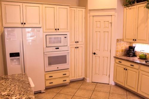 4848 Ocean Blvd Home
