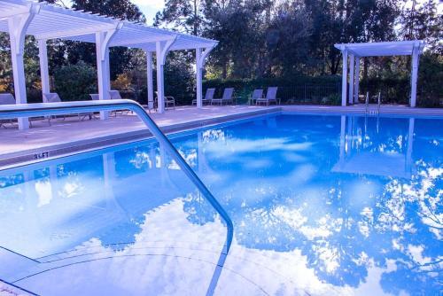 1380 Laurel Grove Home