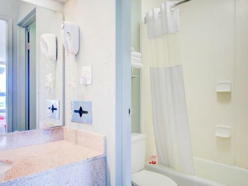 Oyo Hotel Dundee By Crystal Lake