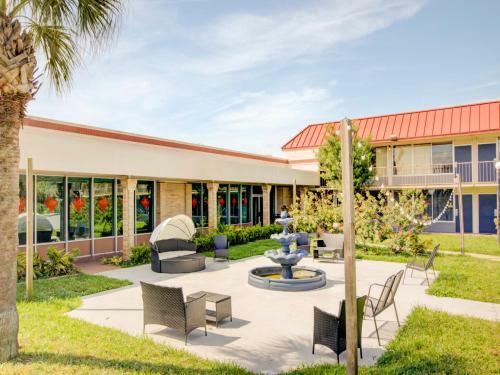 Oyo Hotel Dundee By Crystal Lake