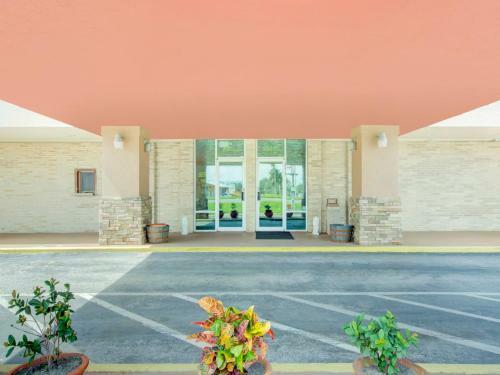 Oyo Hotel Dundee By Crystal Lake