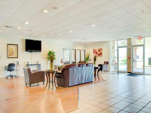 Oyo Hotel Dundee By Crystal Lake