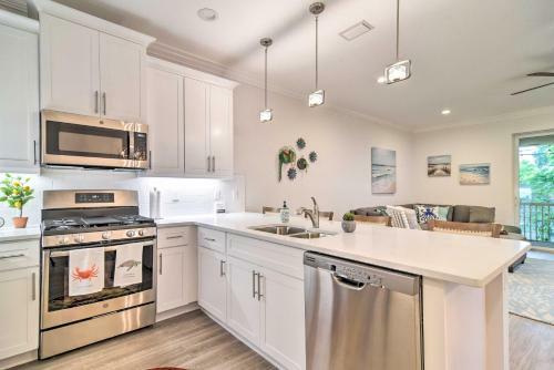Airy Coastal Casa On Park 6mi To Honeymoon Isle!