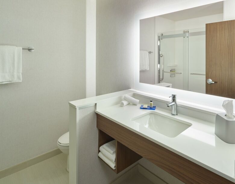 Holiday Inn Express Doral Miami, An Ihg Hotel