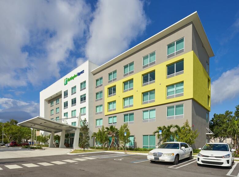 Holiday Inn Express Doral Miami, An Ihg Hotel