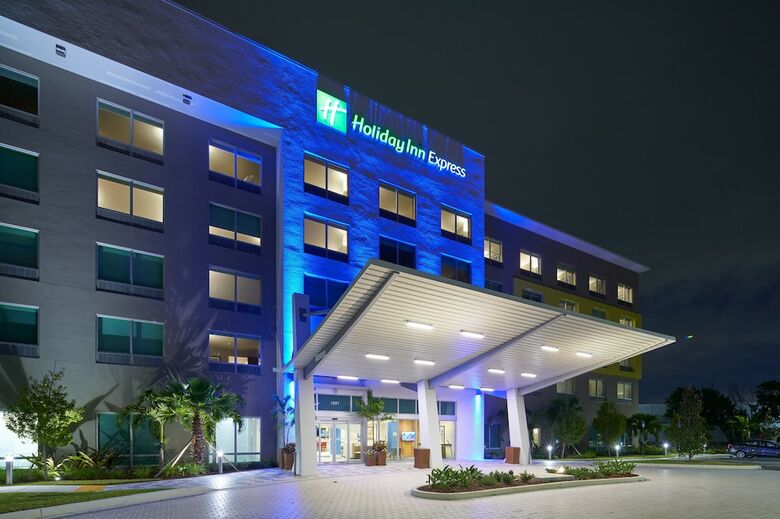 Holiday Inn Express Doral Miami, An Ihg Hotel