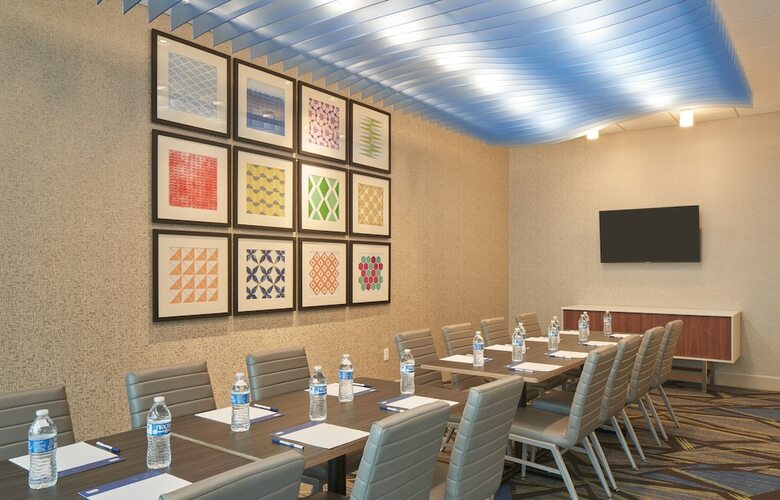Holiday Inn Express Doral Miami, An Ihg Hotel
