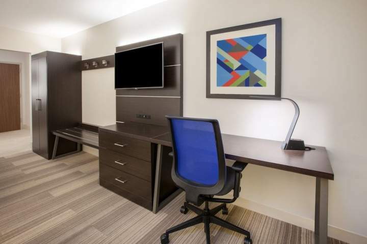 Holiday Inn Express Doral Miami, An Ihg Hotel