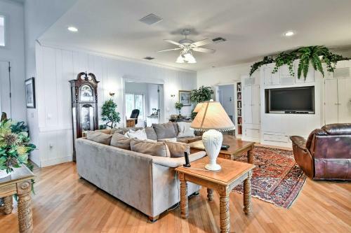 Spacious Englewood House With Deck - On The Beach!