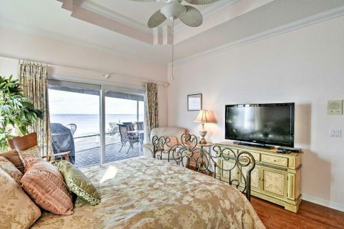 Spacious Englewood House With Deck - On The Beach!
