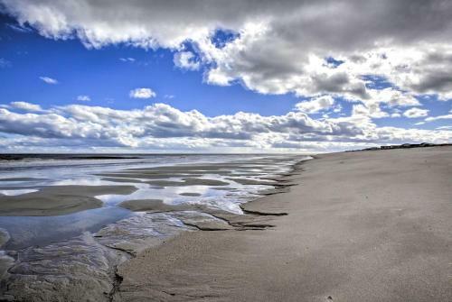 Fernandina Beach Townhome - Walk To Ocean!