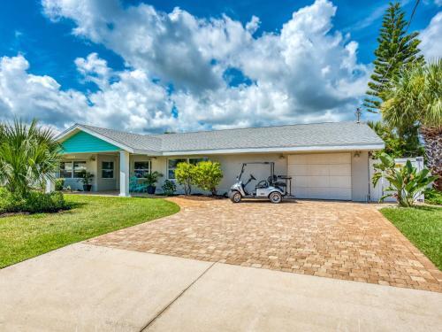 Canal-front Dream - Pool & Dock, 3 Blocks To Beach Home