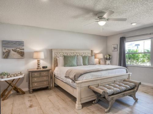 Canal-front Dream - Pool & Dock, 3 Blocks To Beach Home