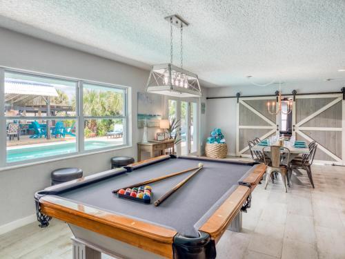 Canal-front Dream - Pool & Dock, 3 Blocks To Beach Home