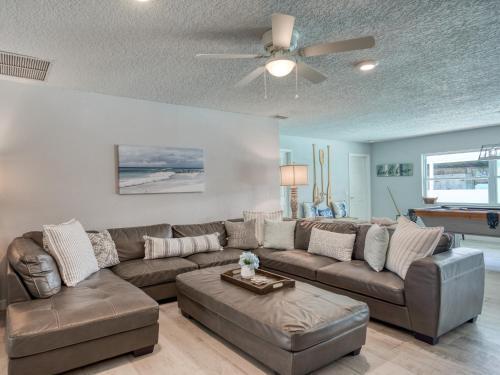 Canal-front Dream - Pool & Dock, 3 Blocks To Beach Home