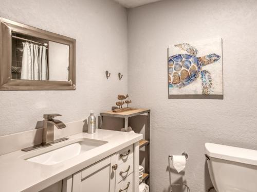 Canal-front Dream - Pool & Dock, 3 Blocks To Beach Home