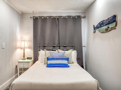 Canal-front Dream - Pool & Dock, 3 Blocks To Beach Home
