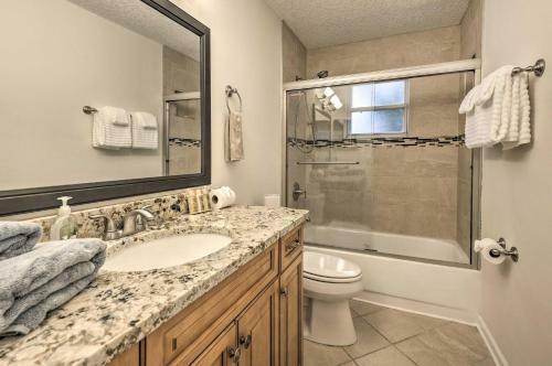 Pet-friendly Home With Yard - 2 Blocks To Beach