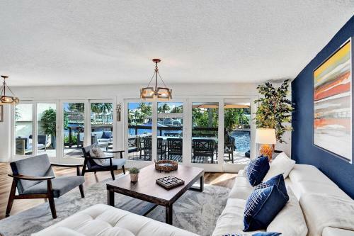 Aqua View Manor