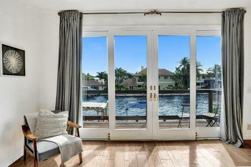 Aqua View Manor