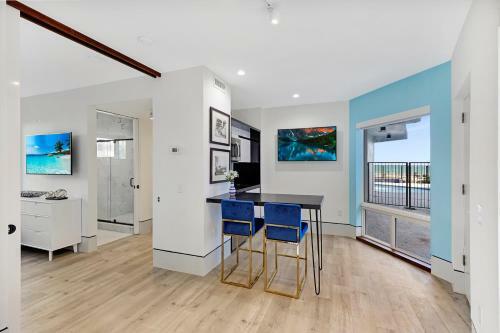 Hotel Ocean Treasure Beachside Suites