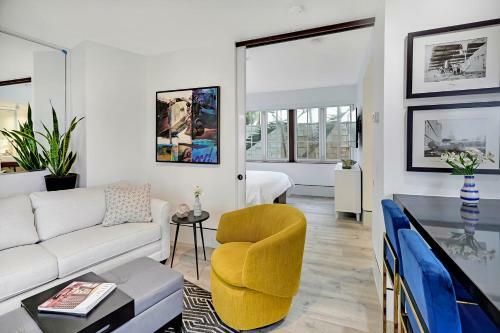 Hotel Ocean Treasure Beachside Suites