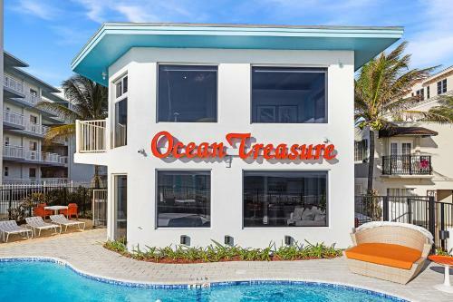 Hotel Ocean Treasure Beachside Suites