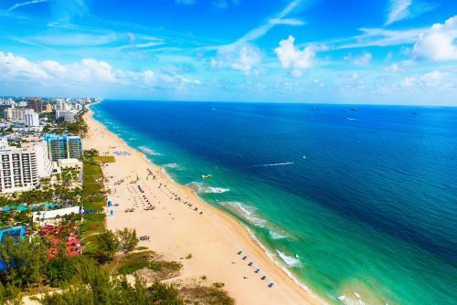 Apartamento New Listing! Modern Resort Condo With Ocean View Condo