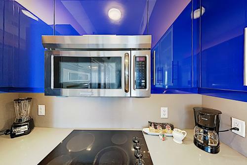 Apartamento New Listing! Modern Resort Condo With Ocean View Condo