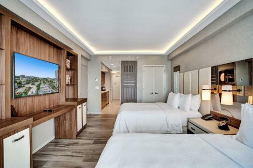 Luxury Condo With Daily C