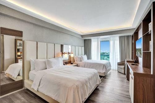 Luxury Condo With Daily C