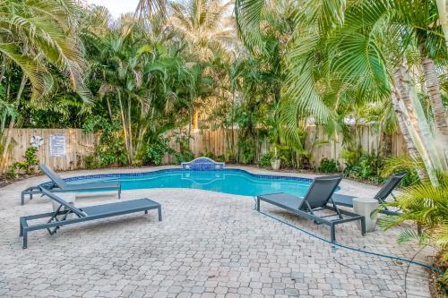 Tropical Oasis Manor