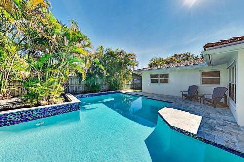Renovated Coral Ridge Home With Pool, Grill & Spa Home