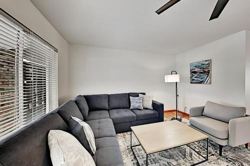 Renovated Coral Ridge Home With Pool, Grill & Spa Home